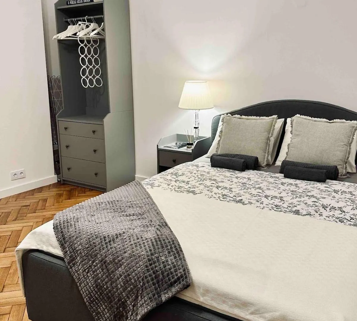 Apartment In The Best Location 华沙